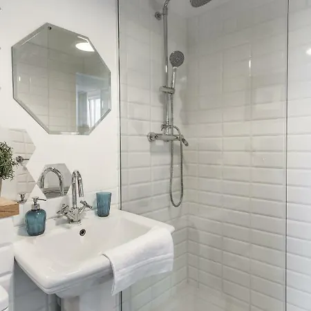 Center Apartment *